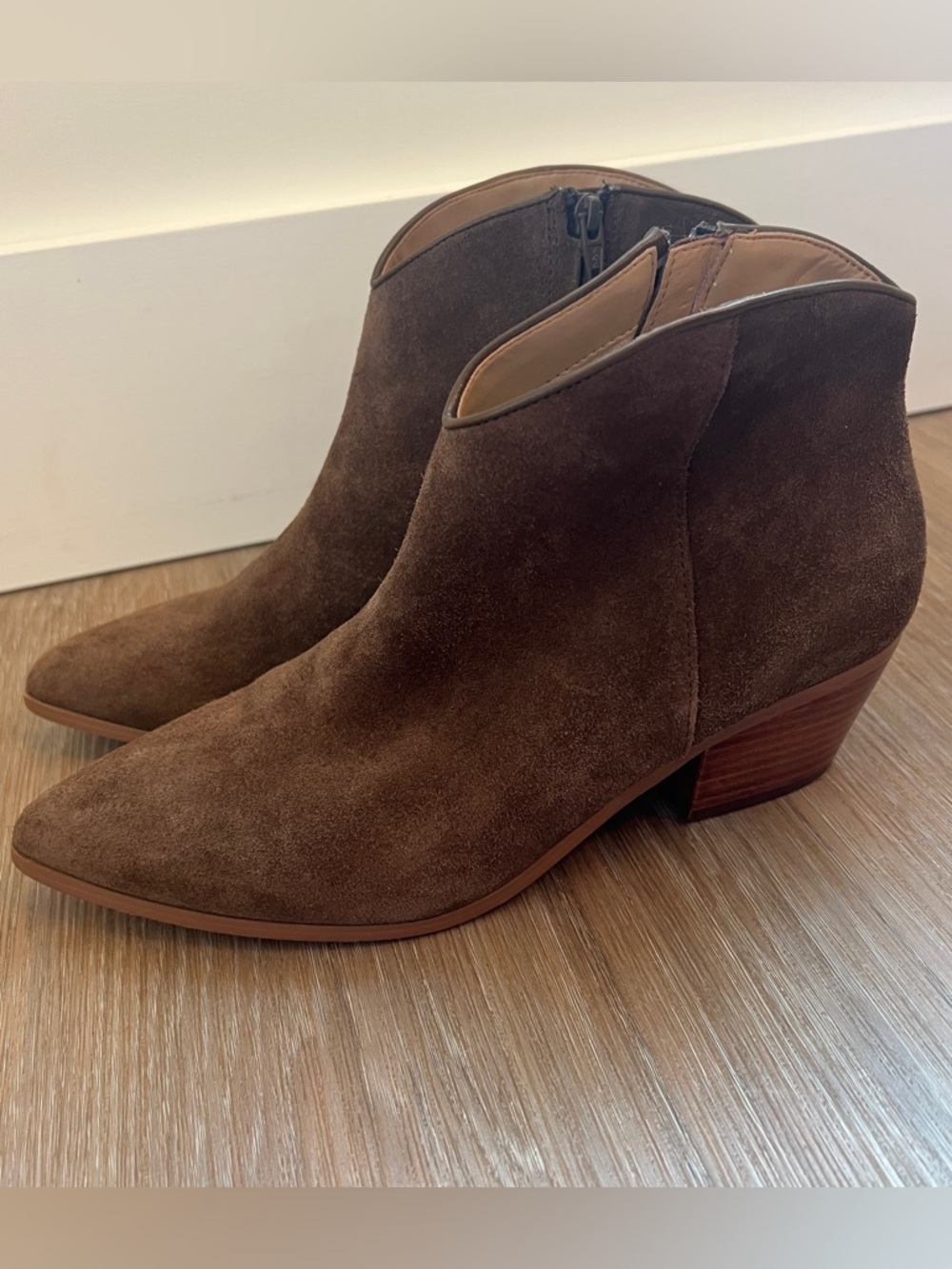 Banana Republic Suede Ankle Boots Brown Block Heel Size 8.5 leather western boho - Picture 2 of 8